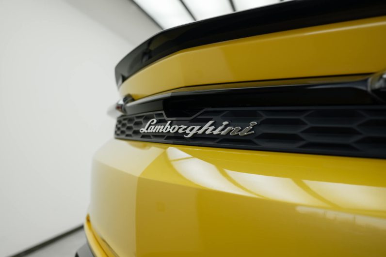 2026 Lamborghni Urus SE