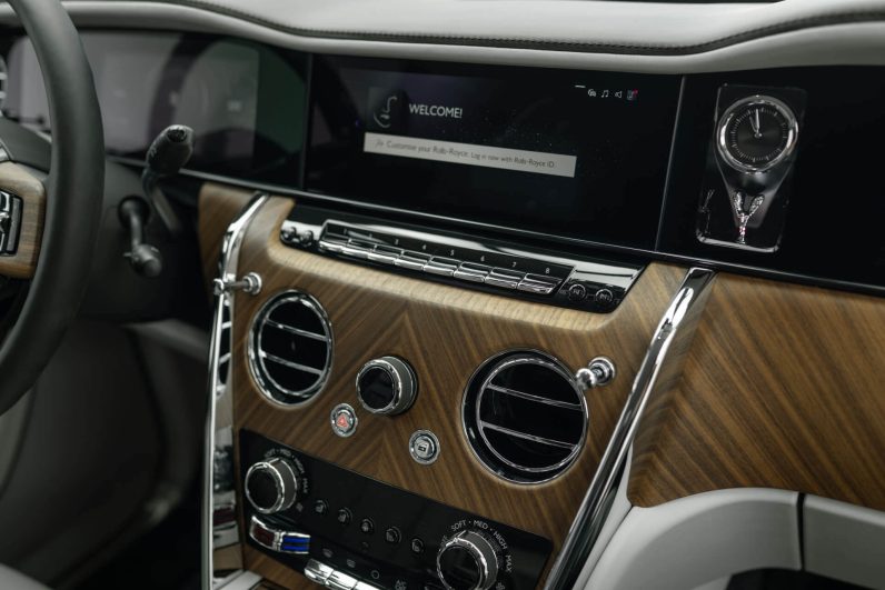 2026 Rolls Royce Cullinan Silver Badge Series 2