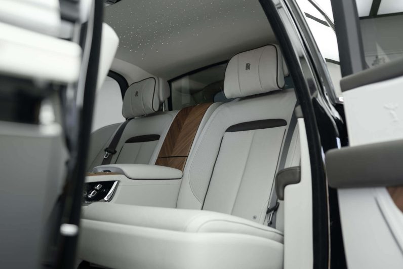 2026 Rolls Royce Cullinan Silver Badge Series 2