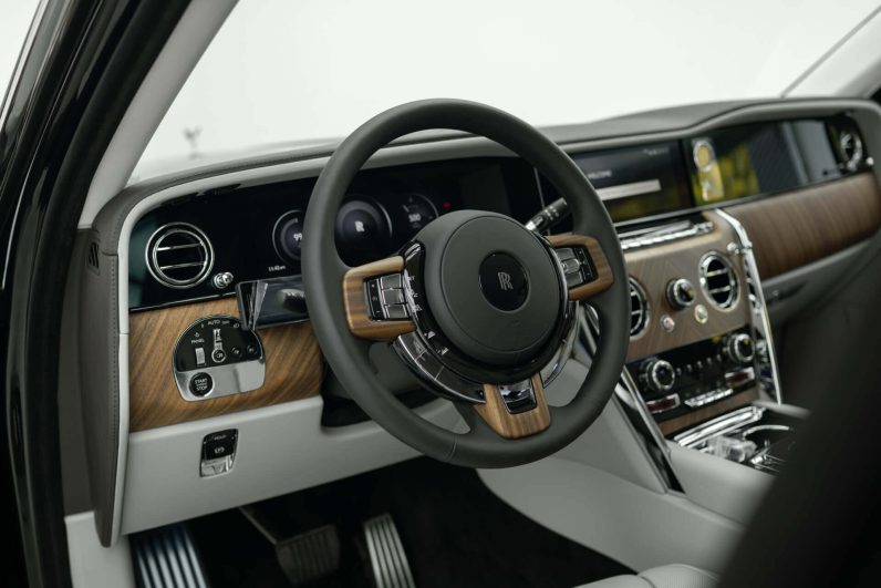 2026 Rolls Royce Cullinan Silver Badge Series 2