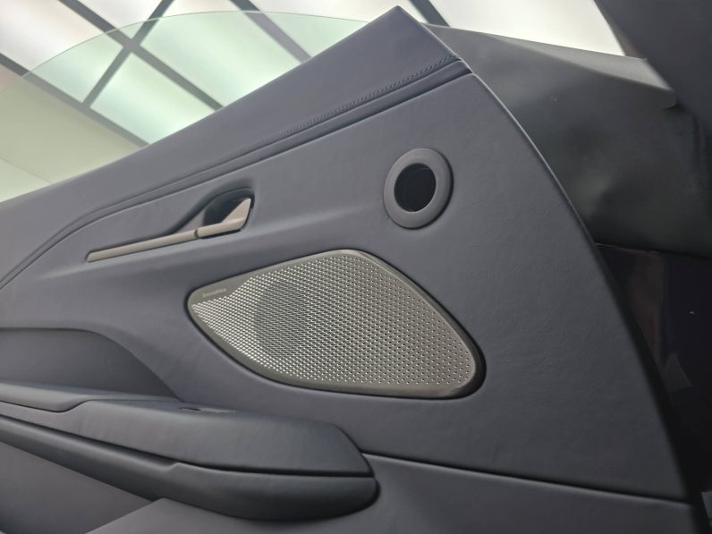 Aston Martin New Vantage Coupe RHD